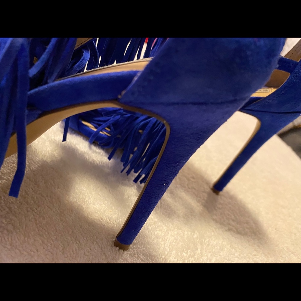 Brand New Gorgeous Suede Heels by STEVE MADDEN - Box 55 - Picture 5 of 8